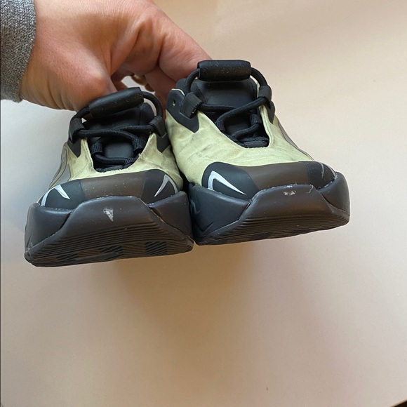 adidas Yeezy Boost 700 MNVN - Picture 10 of 16